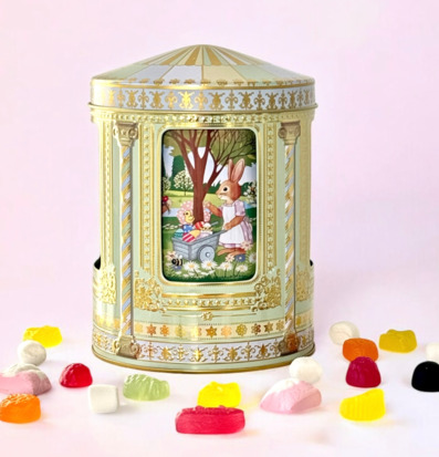 Bild av vacker plåtburk med påsktema och detaljer