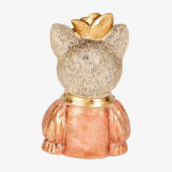 Bild av rosa kattstaty med gyllene krage och krona