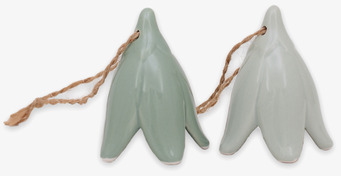 Bild av dekorativa klockor med tidlös och lugnande estetik