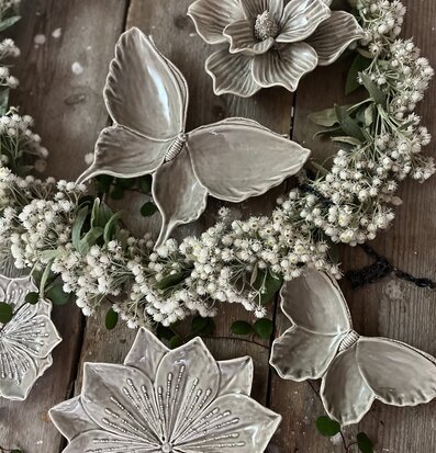 Bild av dekorativa element med naturinspirerad design