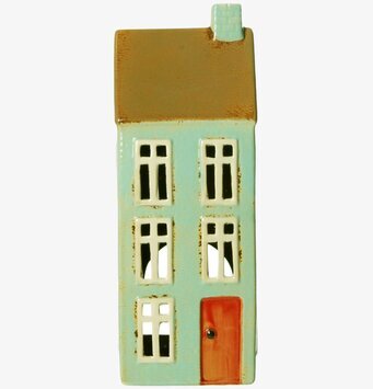 Bild av charmig ljuslykta som skapar stämningsfull atmosfär