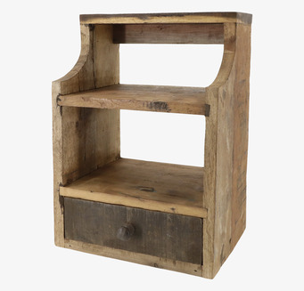 Bild av rustik vägghylla med tidlös hantverkskänsla