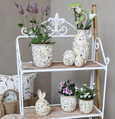 Bild av elegant shabby chic scen med blommiga detaljer