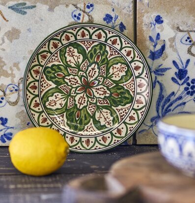 Bild av vacker assiett med rustik och harmonisk design