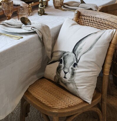 Bild av stilfull bordsdukning med naturnära detaljer