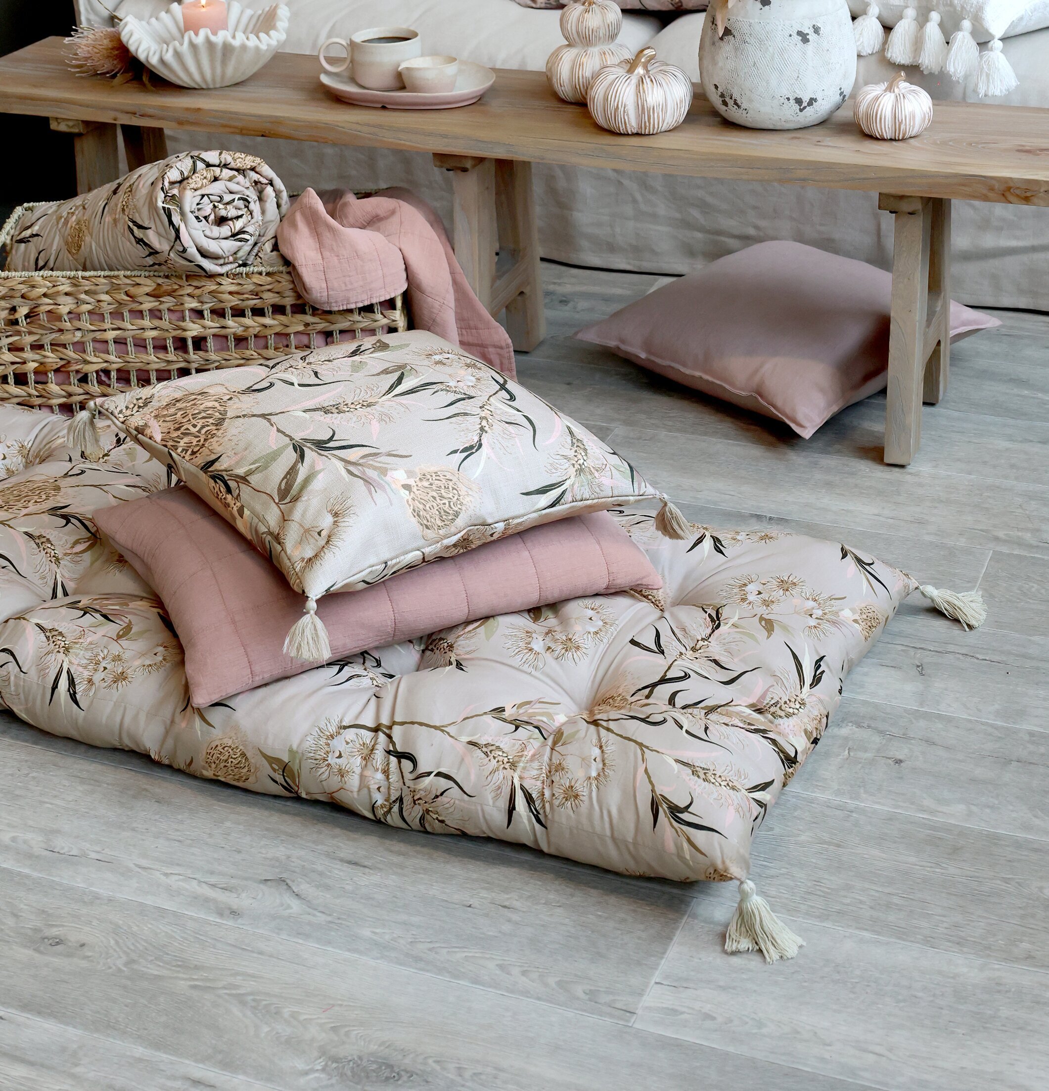 Golvmadrass Blommor Taupe Chic Antique Madrasser & stolsdynor