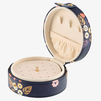 Bild av elegant, blommigt smyckesskrin med smart design