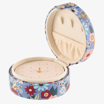 Bild av färgglatt smyckesskrin med blommönster