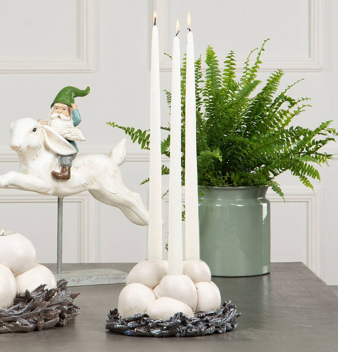 Bild av ljusstake och dekor för en inbjudande miljö