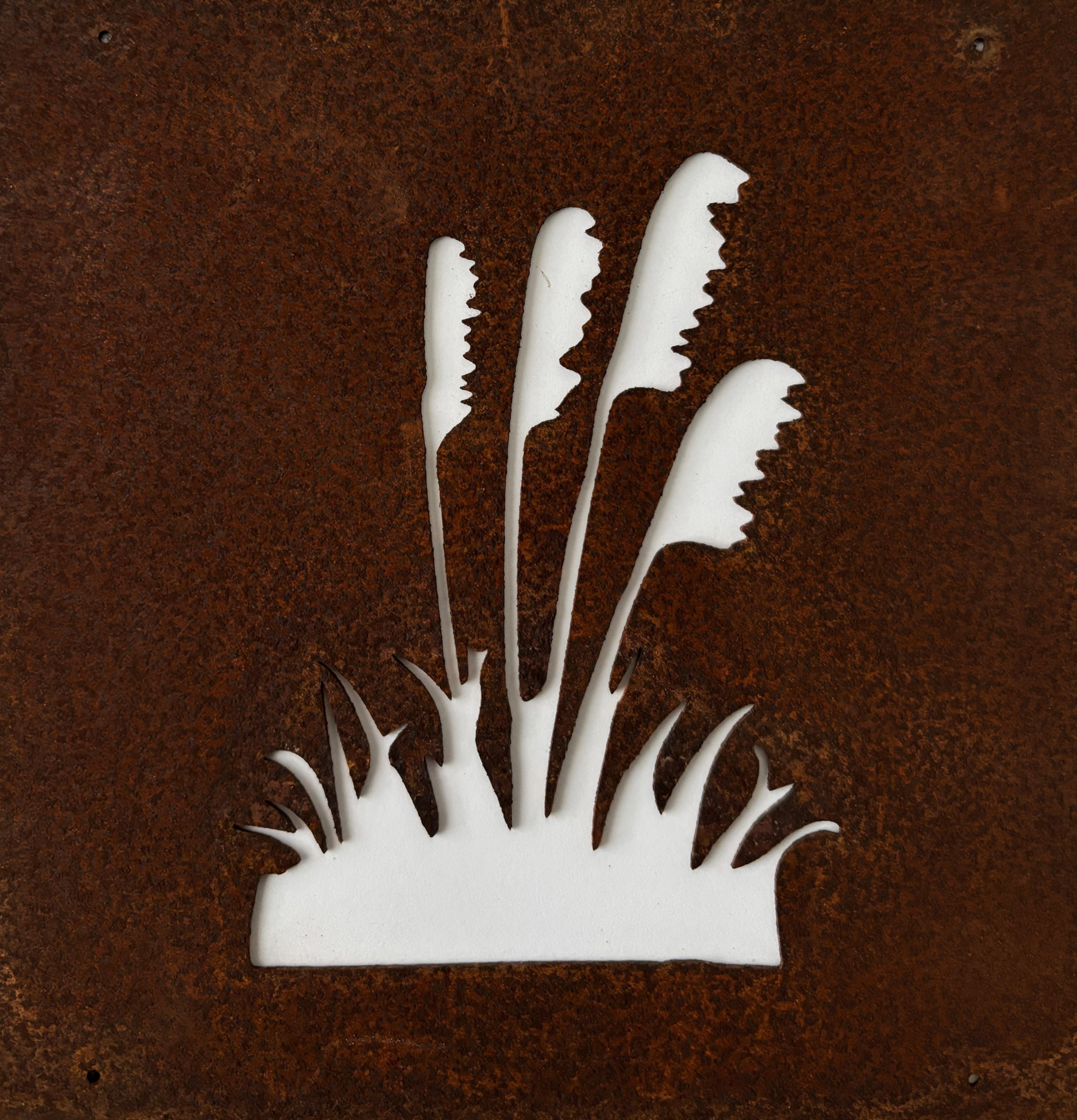 Bild av kreativt pampasgräs i rostig metallisk design