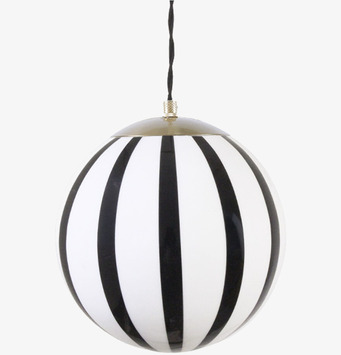 Bild av stilfull sfärisk taklampa med svartvita ränder