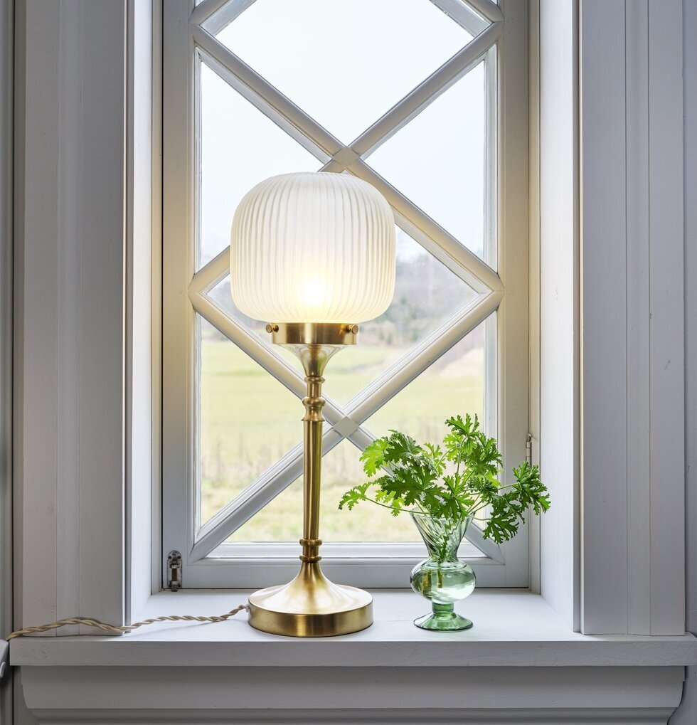 Bordslampa Eli Mässing/Frost Liten Strömshaga Lampor Taklampor Golvlampor Bordslampor LED-lampor Ledlampor Fönsterlampor Ljusslingor för dekoration