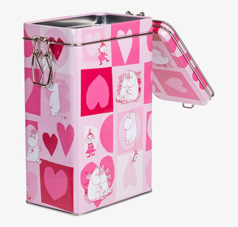 Bild på rosa plåtburk med hjärtan och Muminfigurer i rutmönster