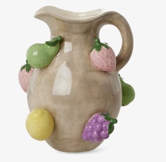Bild av kanna i stengods med färgglada frukter i relief