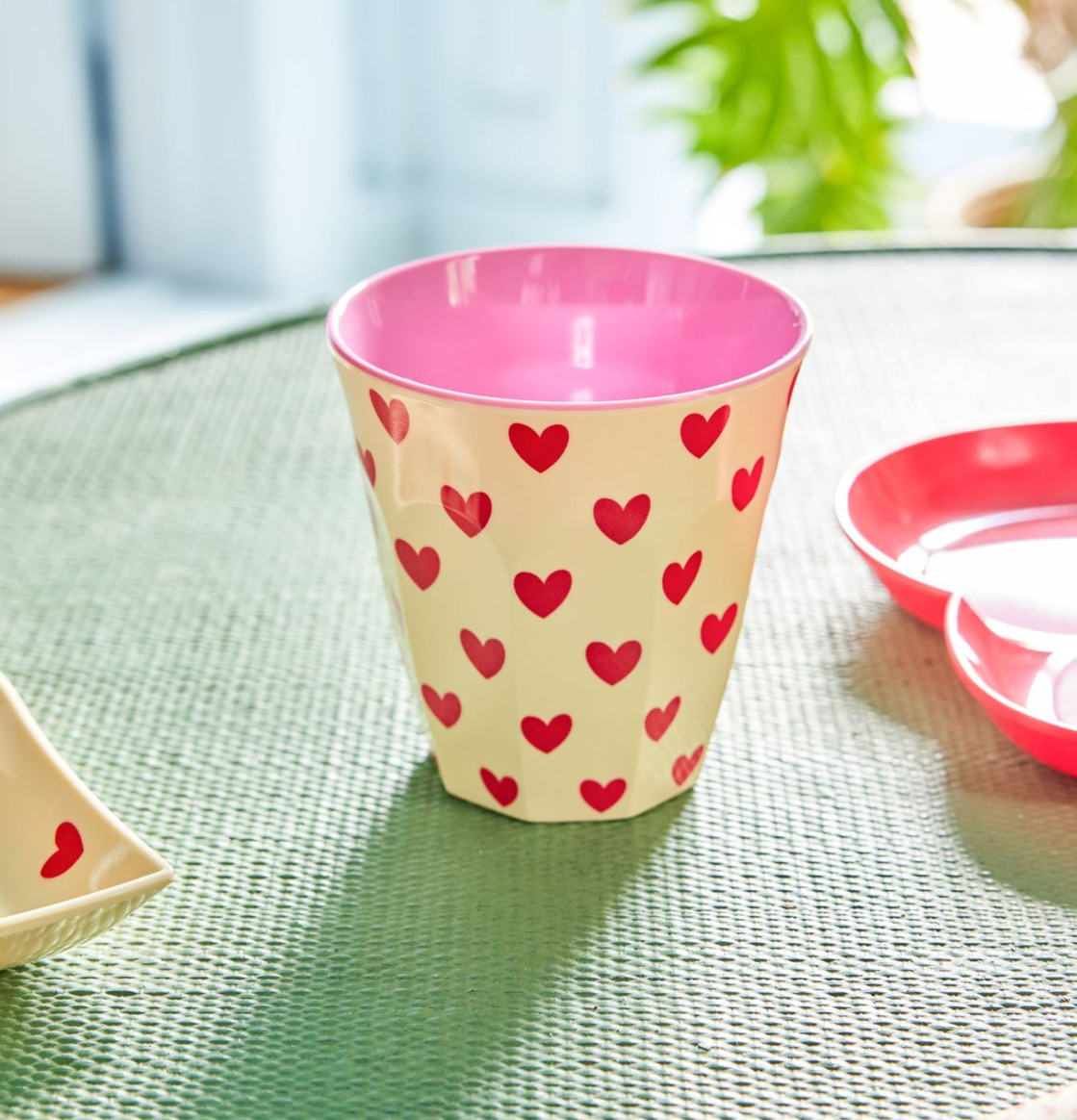 Melaminmugg Darling Hearts Print Rice Melaminmuggar Lattemuggar i melamin Melaminkoppar