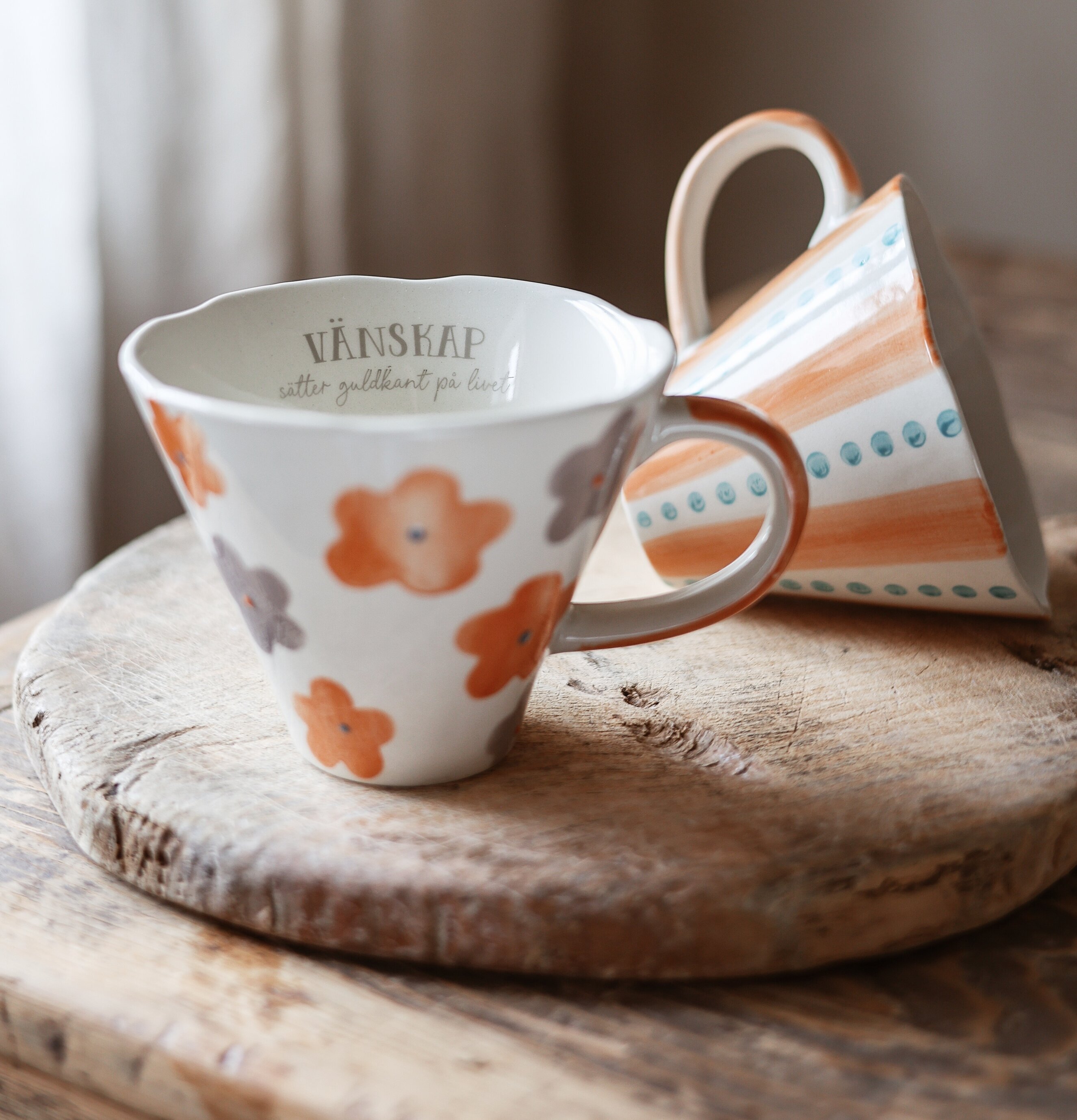 Mugg - Vänskap Sätter Guldkant På Livet Majas Cottage Muggar/koppar i porslin, keramik, papper eller biologiskt