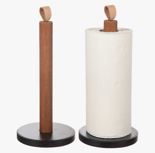 Bild på två hushållspappershållare i trä med läderögla
