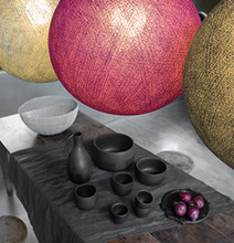 Bild av stilfull inredning med harmonisk belysning