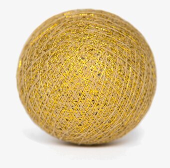 Bild av dekorativ ljusboll med gyllene elegans och stil