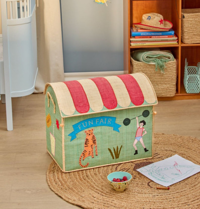 Bild av inspirerande barnrum med lekfull och smart förvaring