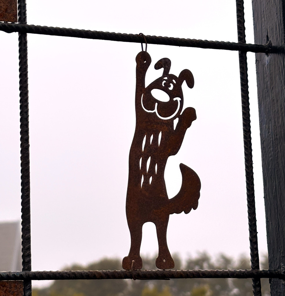 Figur Klättrande Hund (armeringsnät) Lind Decoration Utomhusskyltar Skyltar för utomhusbruk