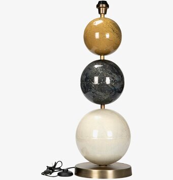Bild på lampfot med klot i olika färger och blank finish