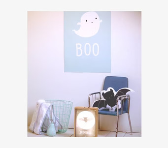 Bild av stilrent barnrum med lekfulla och fantasifulla inslag