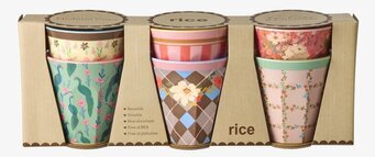 Bild på färgglada 6-pack muggar med olika mönster och tryck