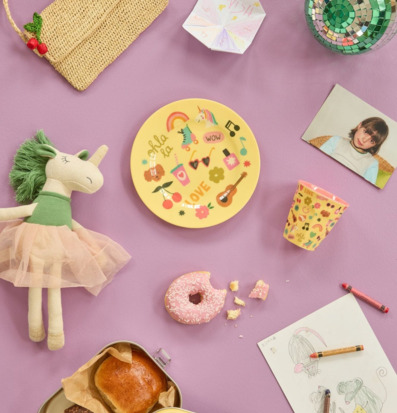 Bild av lekfull vardag med enhörningar, färg och nostalgi