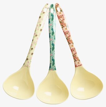 Bild på tre färgglada soppslevar med blommor och påfåglar