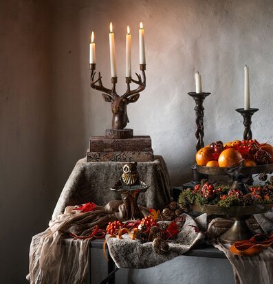 Bild av rustik och naturnära högtidsdekoration i varm miljö