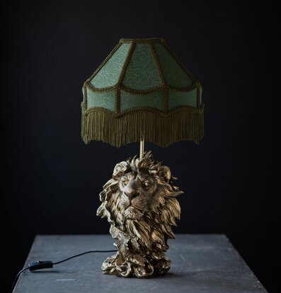 Bild av unik bordslampa med lejonfot och grön fransskärm