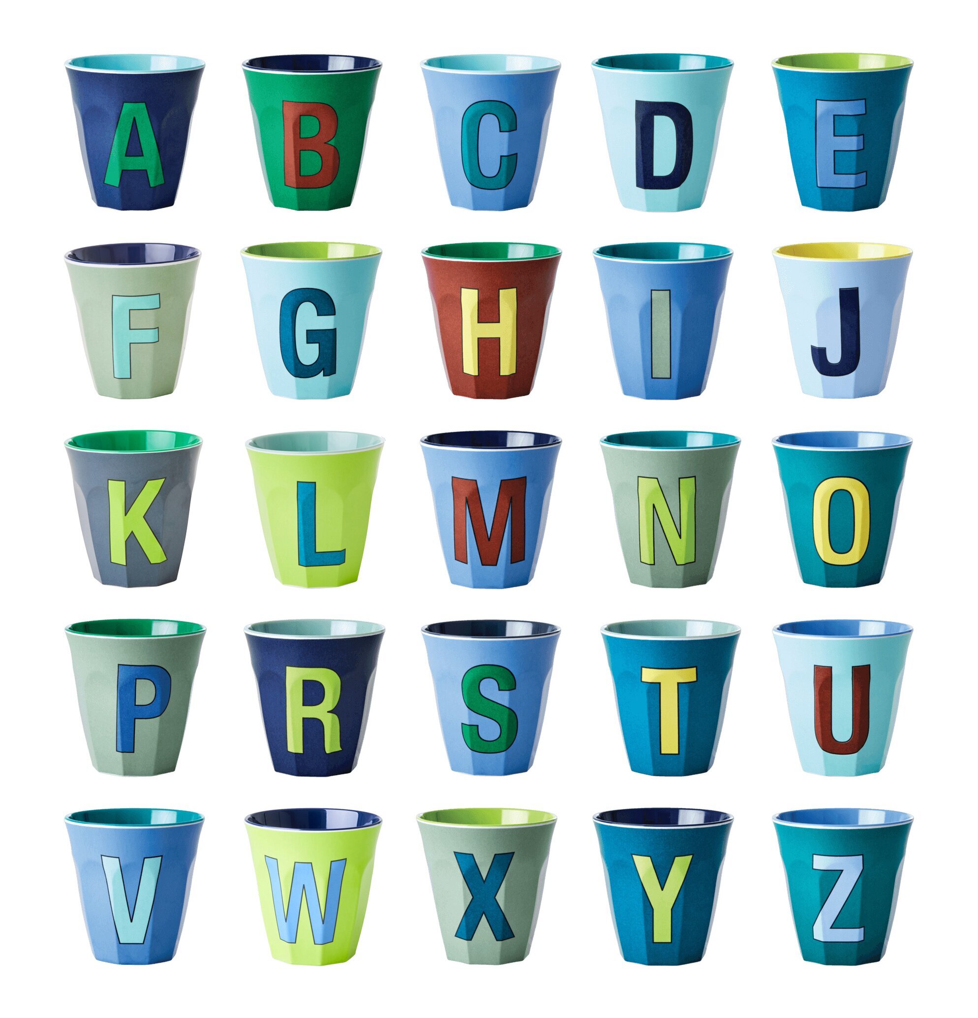 Mugg Alphabet Blue från Rice, färgglada muggar med bokstäver