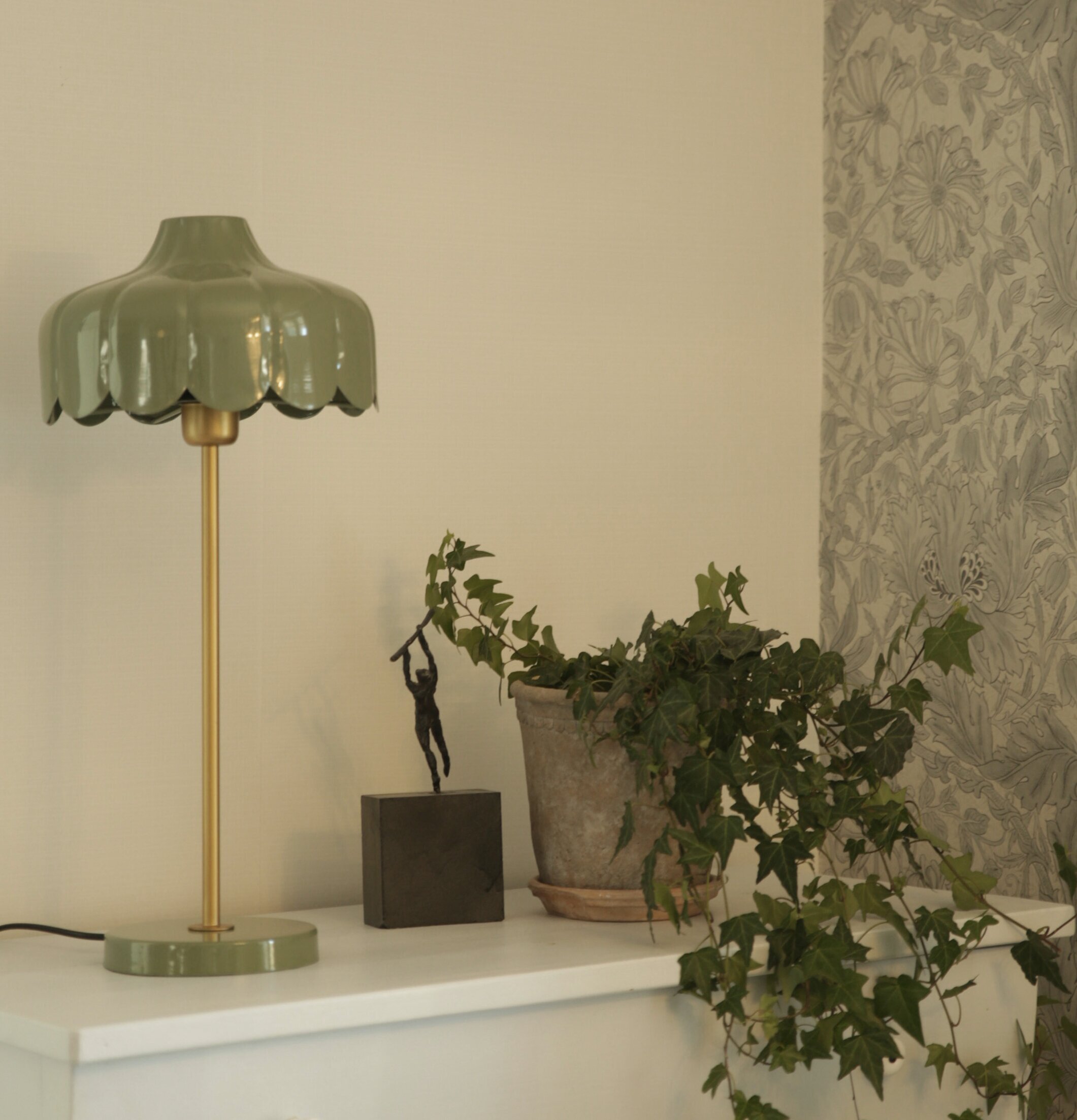 Wells bordslampa Mossa/guld PR Home Lampor Taklampor Golvlampor Bordslampor LED-lampor Ledlampor Fönsterlampor Ljusslingor för dekoration