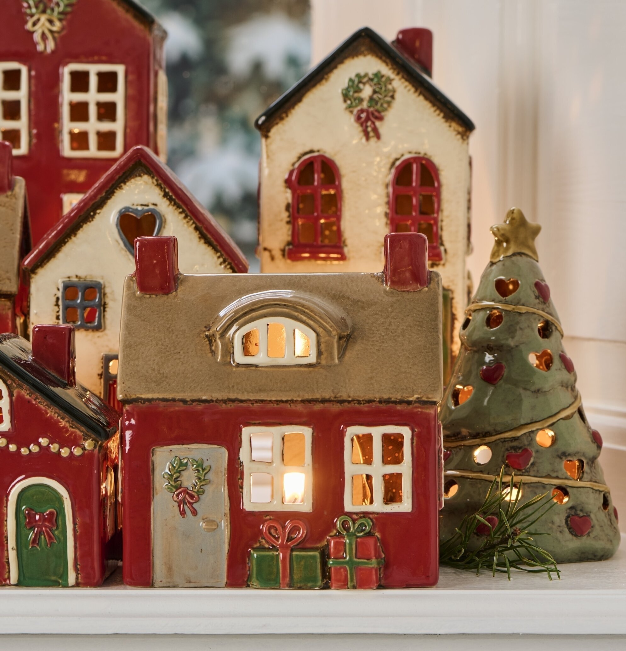 Ljuslykta Stillenat Röd Med Krans IB Laursen Lyktor Endless Light Ljuslyktor