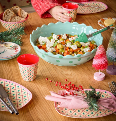 Bild på festlig dukning med pastell och julkänsla för hemmet