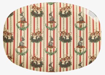 Bild av oval tallrik med hjortar och kanin på svamp, rödvit