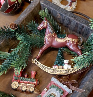 Bild av juldekorationer i klassisk och nostalgisk stil