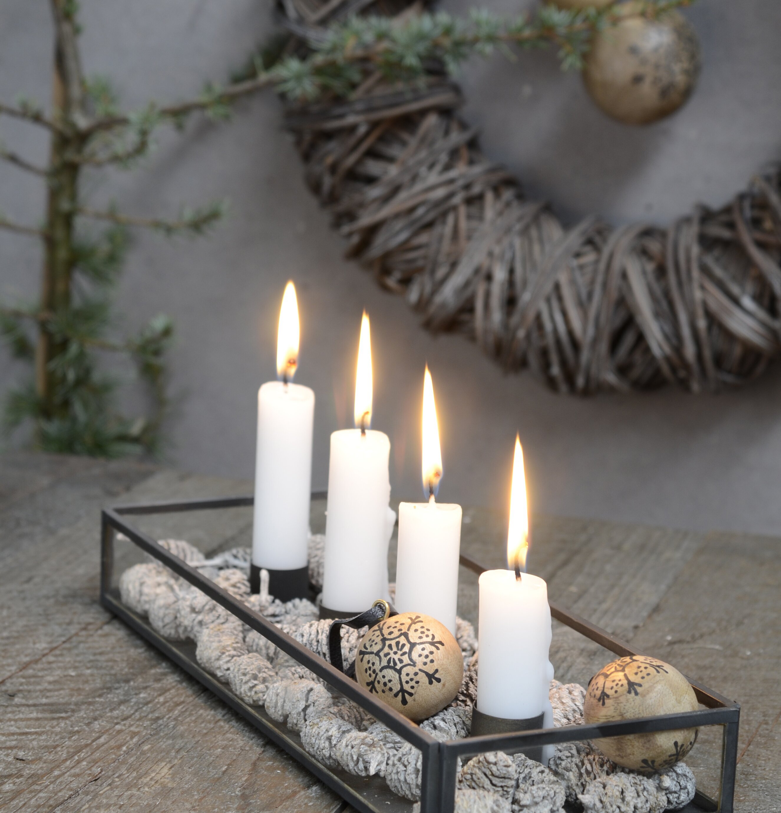 Ljusstake Glasbox från IB Laursen med fyra brinnande ljus