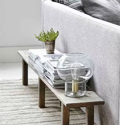 Bild av ett stilrent vardagsrum med modern inredning