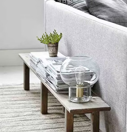 Bild av ett stilrent vardagsrum med modern inredning