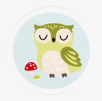 Bild av rund matlåda med ugglemotiv och svampdetalj