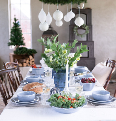 Bild: Stilfull vinterdukning med rustik och inbjudande känsla