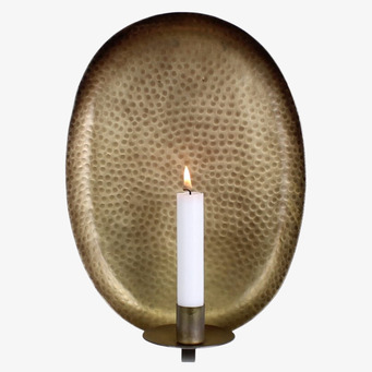Bild av väggljusstake i antik mässing med hamrat mönster
