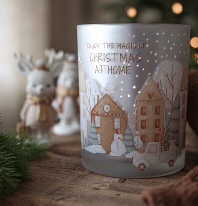 Bild av stämningsfull jullykta och vinterpynt i mysigt hem