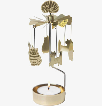 Bild av dekorativt änglaspel med katter och värmeljus i guld