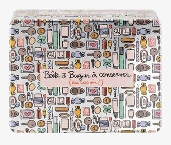 Bild av lekfull plåtburk med småsaker och färgglada detaljer