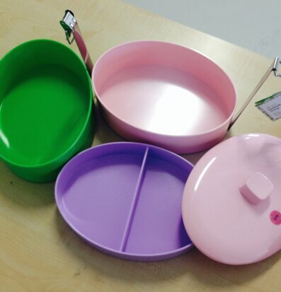 Bild av färgglad och praktisk lunchlåda för vardagen