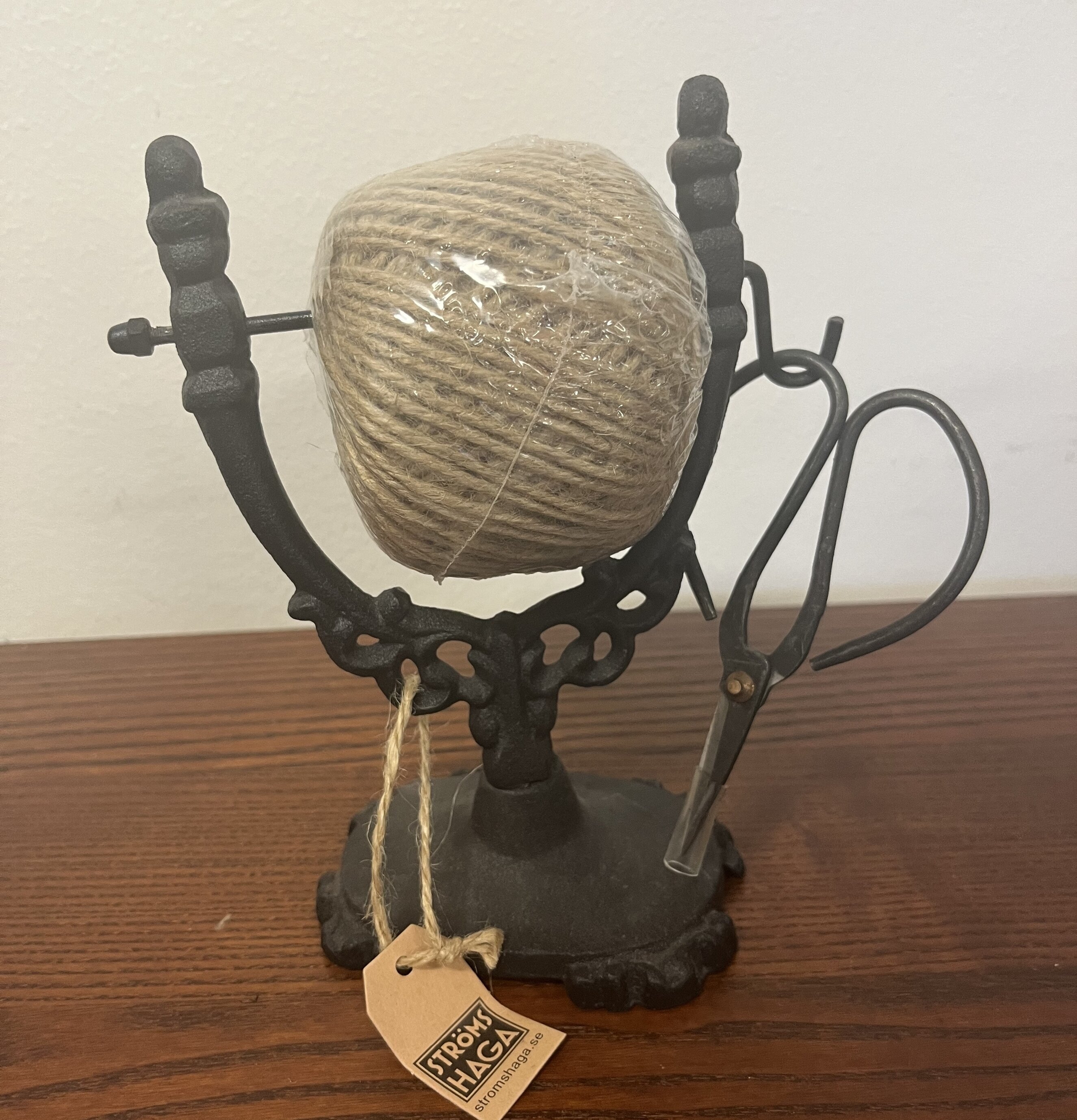 Snörhållare m. Sax Verona Järn Svart (fynd-id 1) Strömshaga