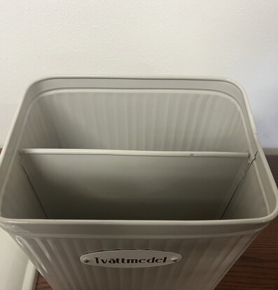 Plåtburk Hugo Tvättmedel Beige (fynd-id 1) Strömshaga